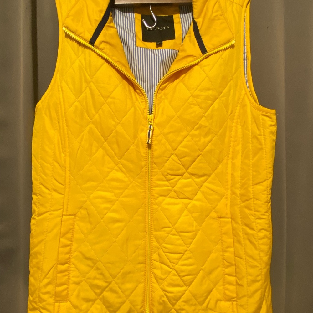 Talbots  Women’s Mustard Yellow/Navy Diamond Quilted Vest– Size M